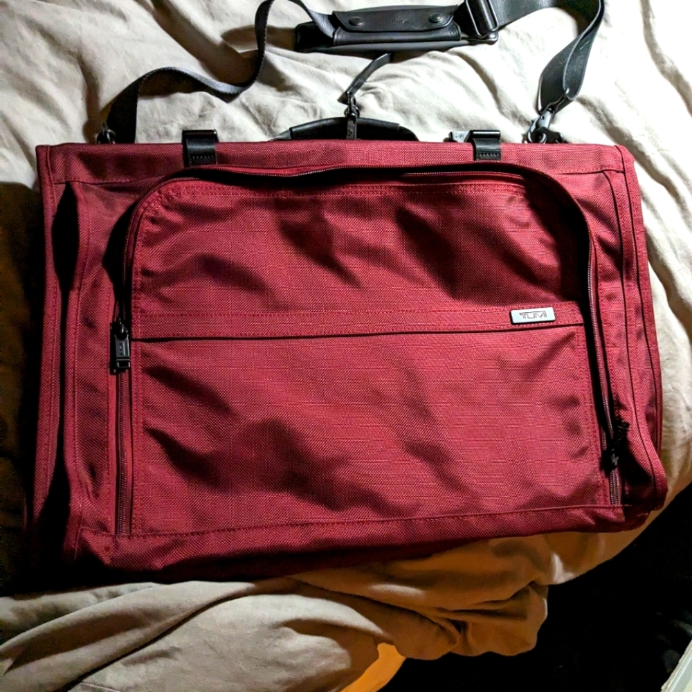 Tumi rare burgundy trifold garmentbag